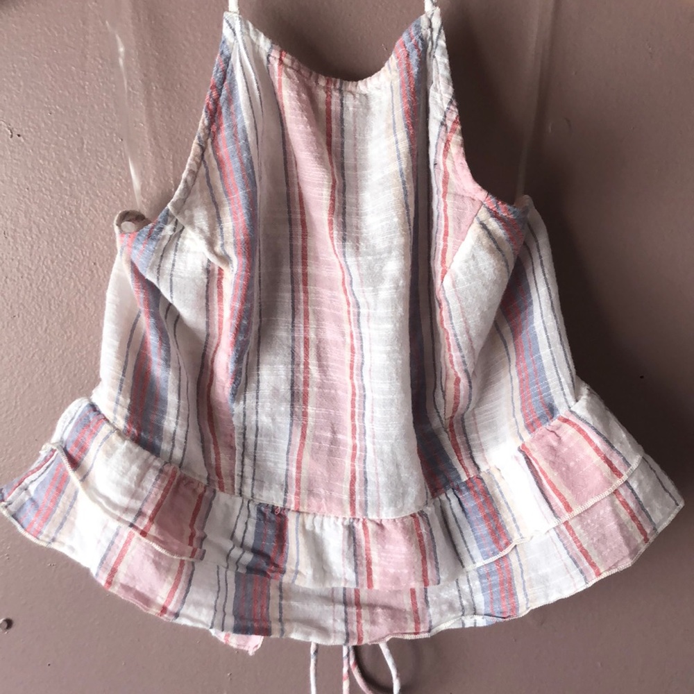 AE Ruffle Crop Top - Picture 2 of 4